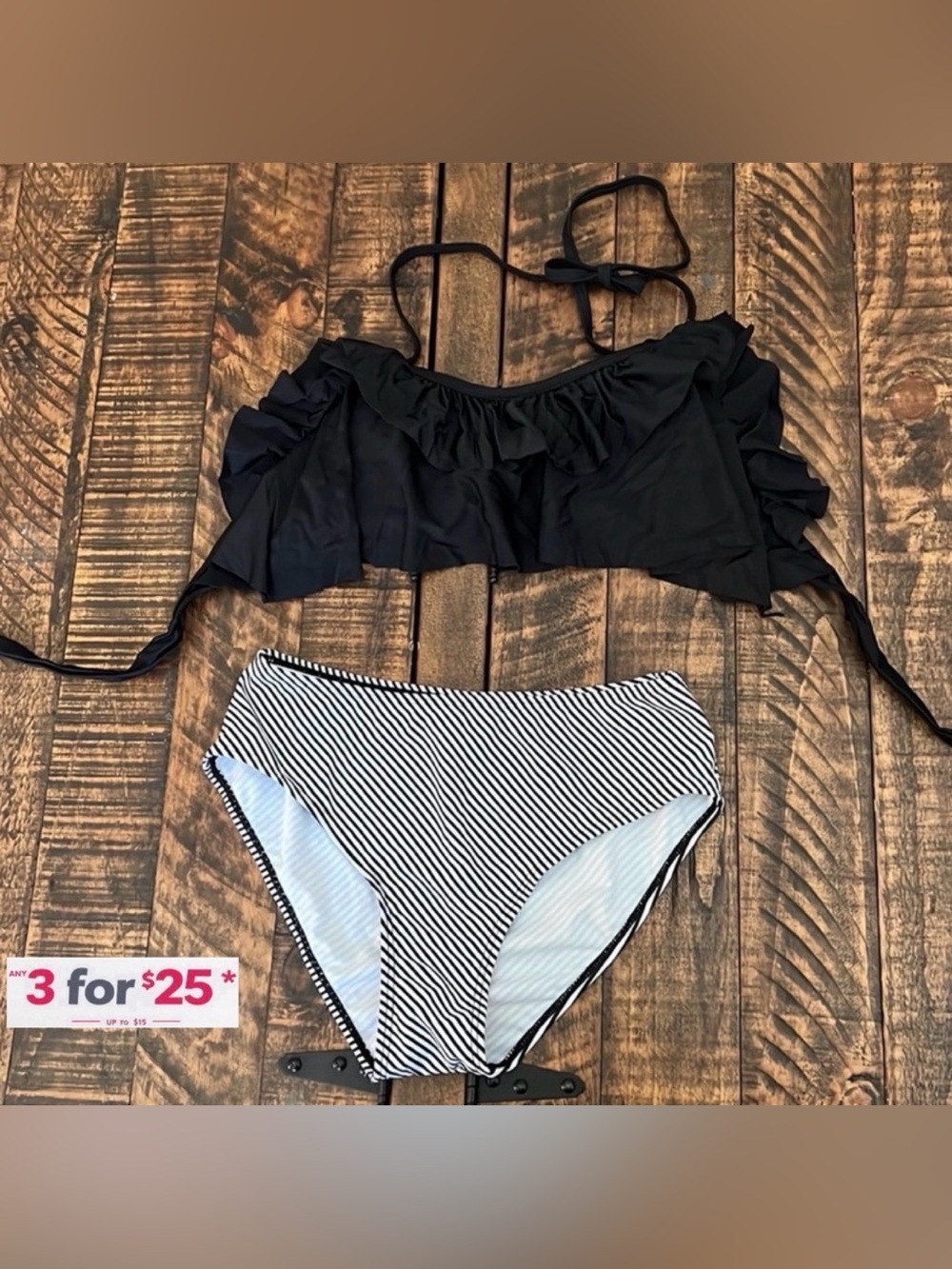 Ruffle top black & white Bikini size small.   M5